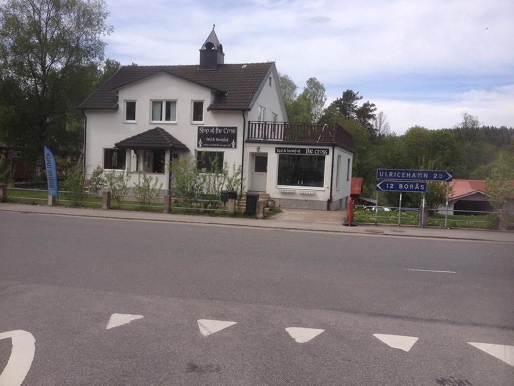 Stop At The Cross Bed and Breakfast Borås Exterior foto