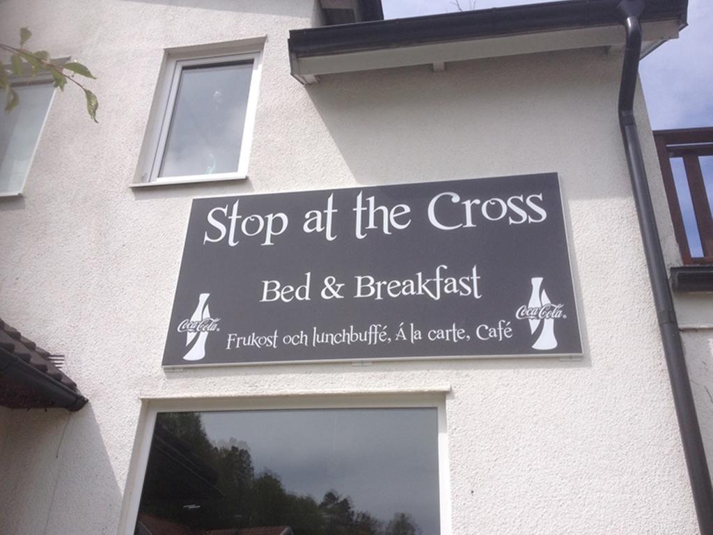 Stop At The Cross Bed and Breakfast Borås Exterior foto